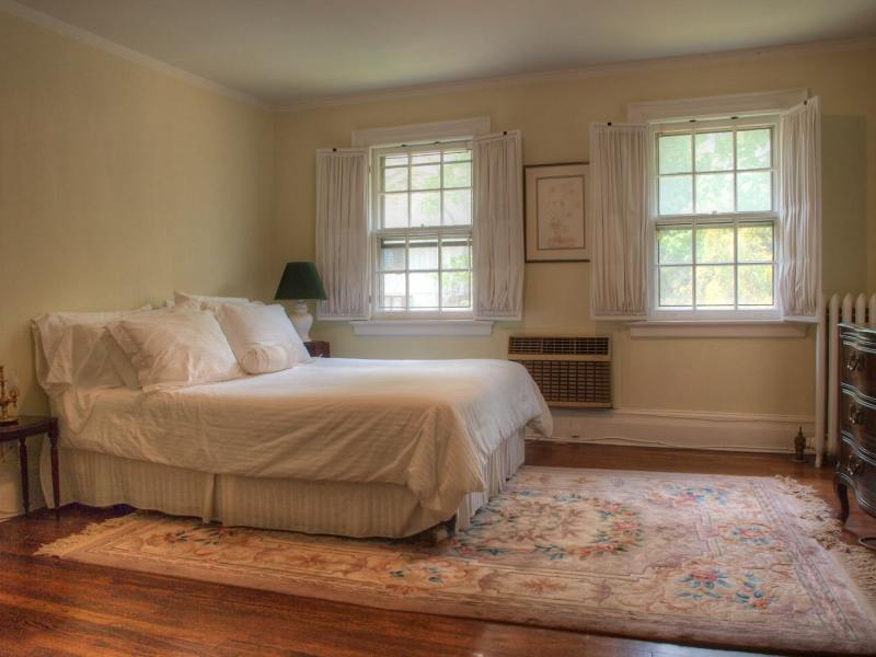 bedroom2